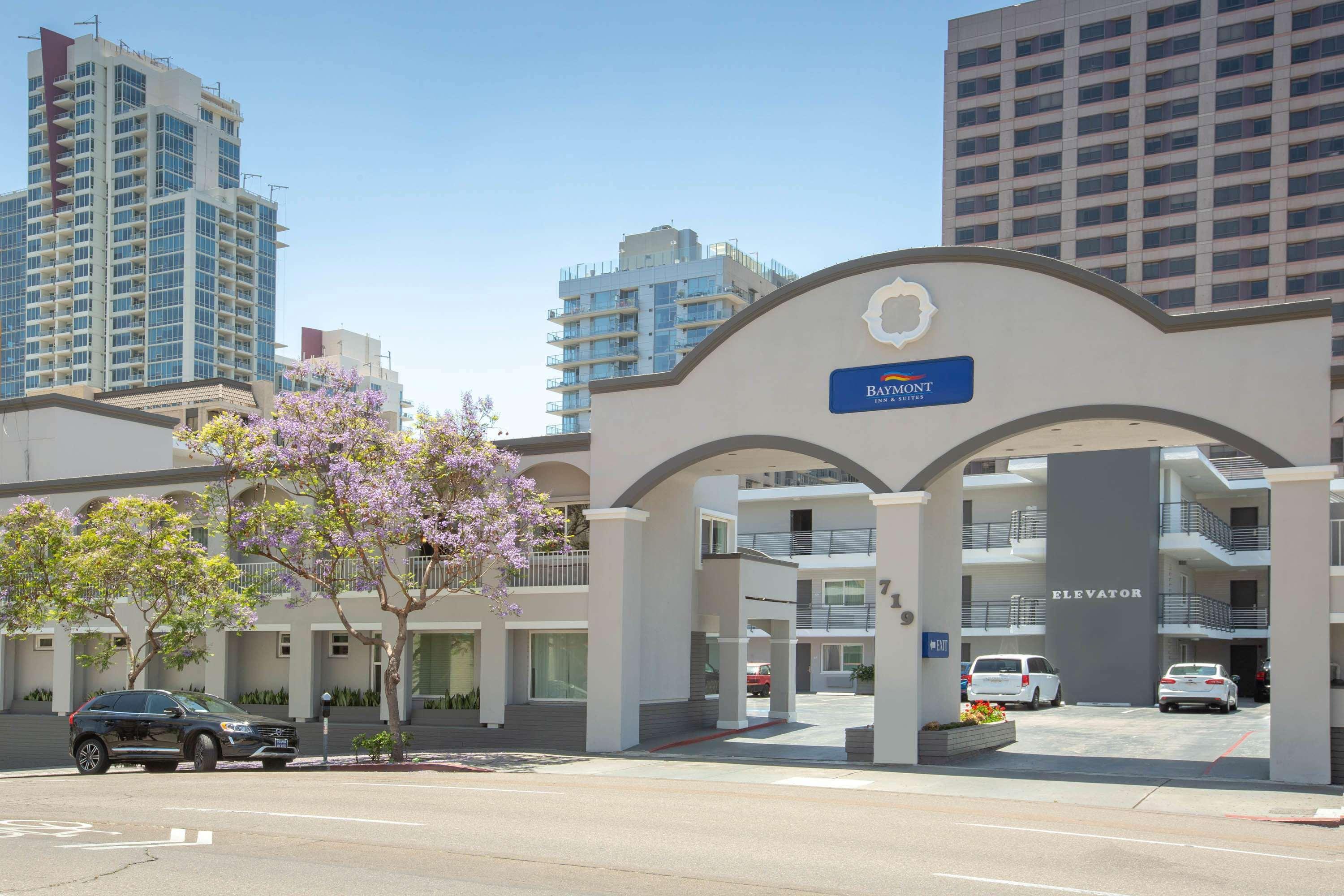 Baymont By Wyndham San Diego Downtown Motel Exterior photo