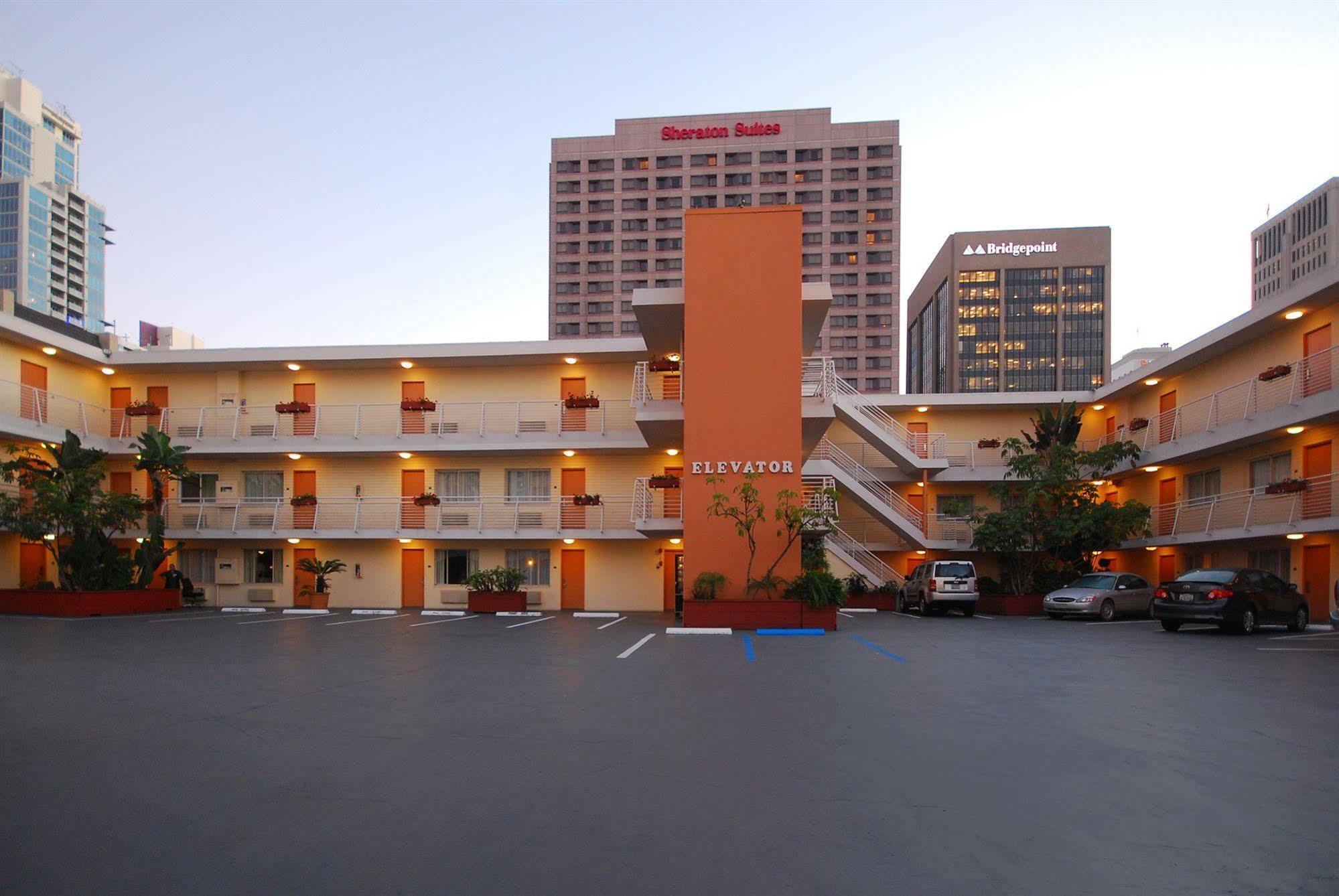 Baymont By Wyndham San Diego Downtown Motel Exterior photo